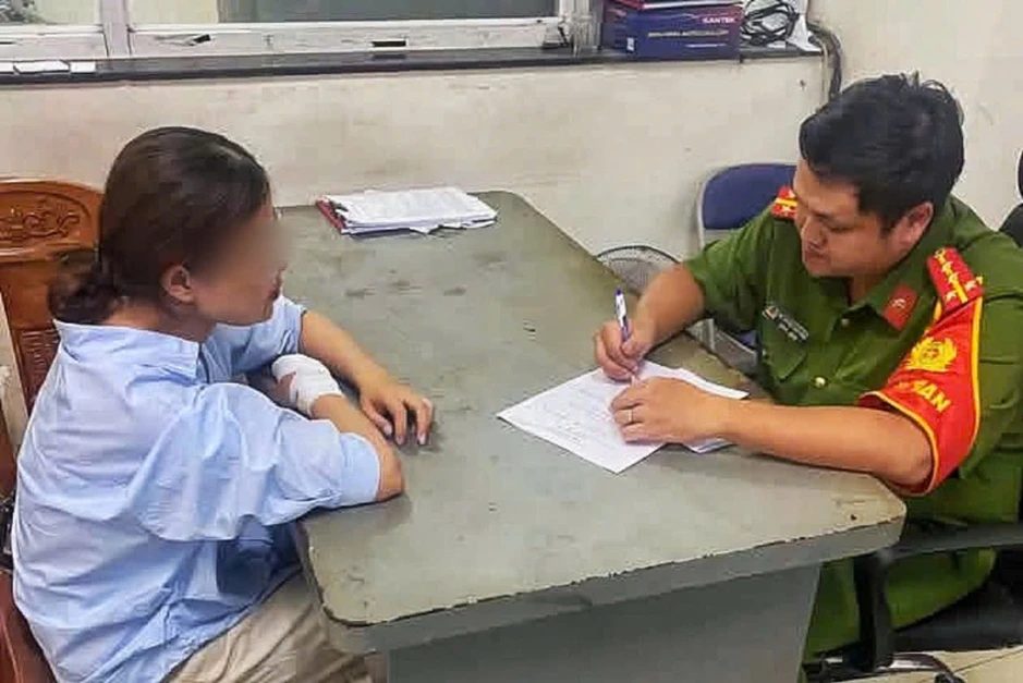 Làm mất tiền của quán ăn, nhân viên hoang báo bị cướp ở TPHCM Làm mất tiền của quán ăn, nhân viên hoang báo bị cướp ở TPHCM
