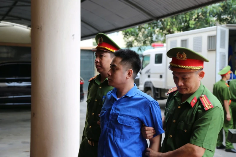 Làm rõ hành vi manh động chống trả Công an của kẻ cầm đầu Bùi Đình Khánh Làm rõ hành vi manh động chống trả Công an của kẻ cầm đầu Bùi Đình Khánh