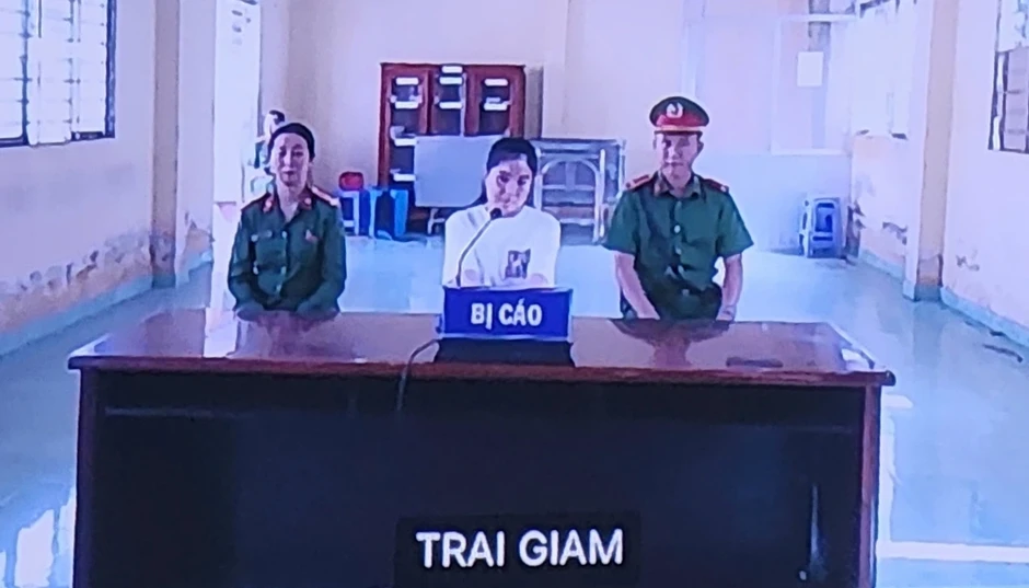 Lãnh án 30 năm tù vì ghen tuông dùng xyanua giết chết người tình Lãnh án 30 năm tù vì ghen tuông dùng xyanua giết chết người tình