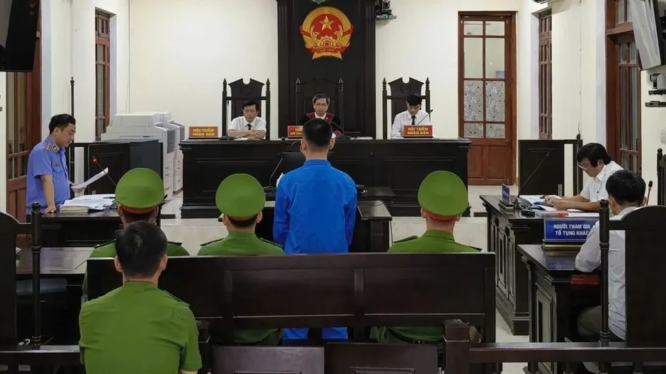 Lãnh án tù vì nhận tiền chuyển nhầm nhưng không trả Lãnh án tù vì nhận tiền chuyển nhầm nhưng không trả