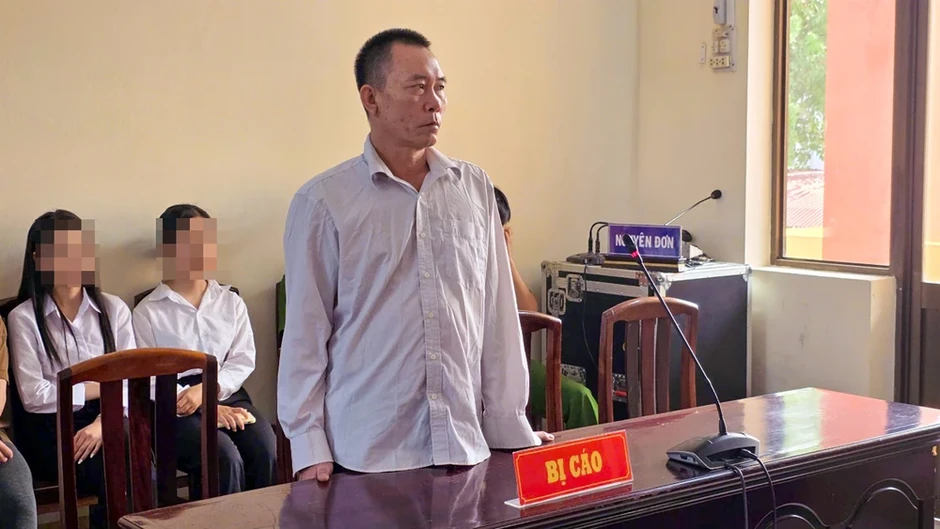 Lãnh án vì đưa ngư dân sang vùng biển nước ngoài đánh bắt trái phép Lãnh án vì đưa ngư dân sang vùng biển nước ngoài đánh bắt trái phép