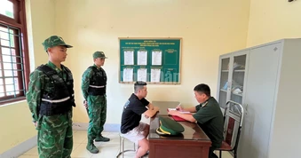 Lào Cai: Bắt đối tượng tàng trữ, vận chuyển trái phép bình khí cười N2O
