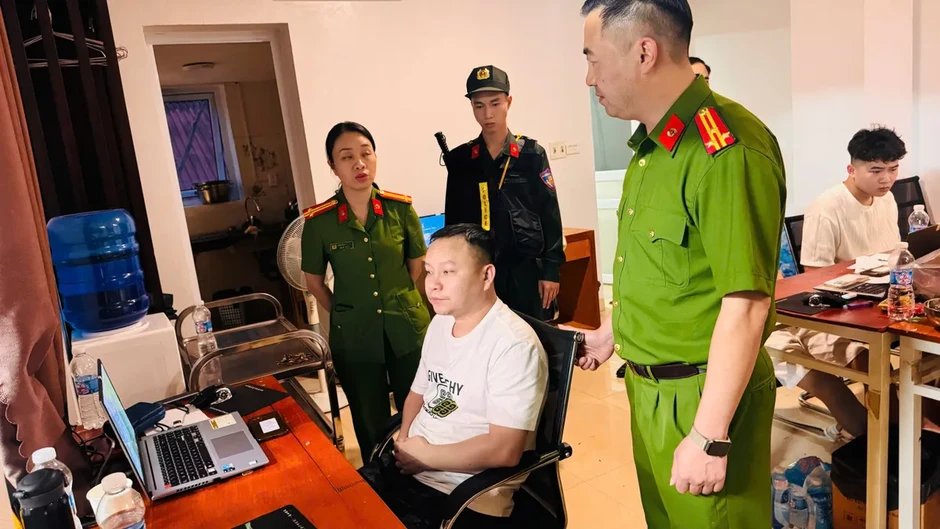 Lào Cai bắt giữ 19 người Trung Quốc lập ổ nhóm lừa đảo công nghệ cao Lào Cai bắt giữ 19 người Trung Quốc lập ổ nhóm lừa đảo công nghệ cao
