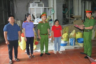 Lào Cai: Hơn 22 tấn gạo giả thương hiệu Séng Cù Mường Khương, 2 đối tượng bị khởi tố