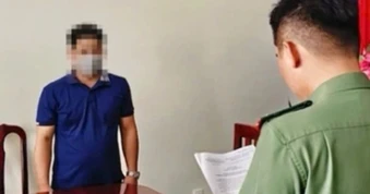Lập tài khoản giả vợ cũ rồi đăng thông tin tìm người "giao lưu tình cảm"