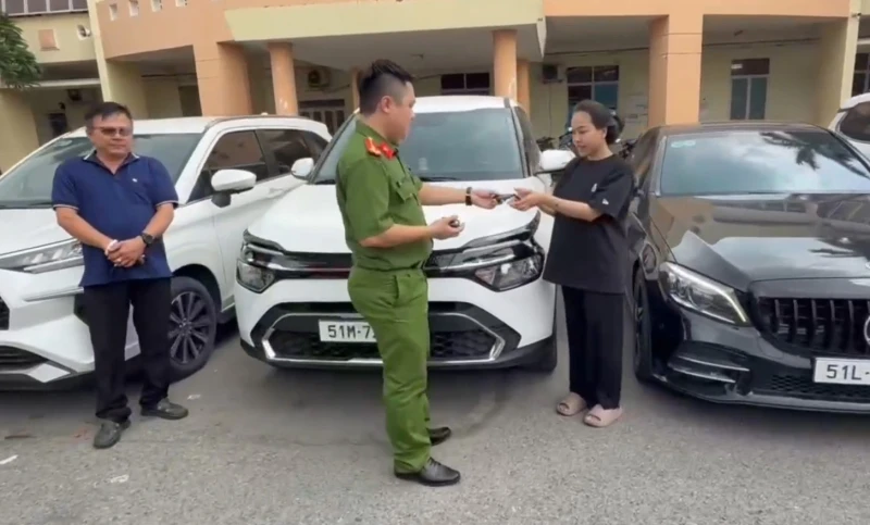 Lật tẩy hành vi lừa đảo của trùm 9X cầm đầu đường dây thuê ô tô mang đi cầm cố Lật tẩy hành vi lừa đảo của trùm 9X cầm đầu đường dây thuê ô tô mang đi cầm cố