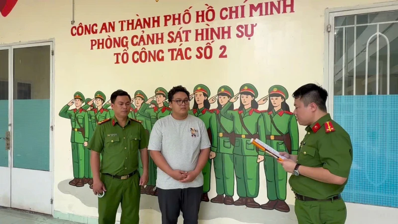Lật tẩy hành vi lừa đảo của trùm 9X cầm đầu đường dây thuê ô tô mang đi cầm cố Lật tẩy hành vi lừa đảo của trùm 9X cầm đầu đường dây thuê ô tô mang đi cầm cố