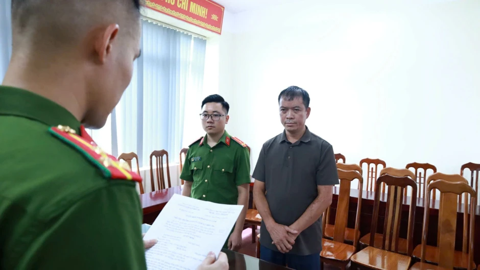Lật tẩy thủ đoạn 'ốp gỗ' nhà dân trong diện giải tỏa hòng chiếm đoạt 8 tỷ tiền đền bù Lật tẩy thủ đoạn 'ốp gỗ' nhà dân trong diện giải tỏa hòng chiếm đoạt 8 tỷ tiền đền bù