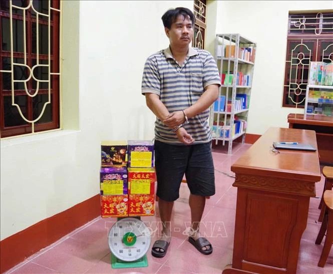Liên tiếp bắt giữ các đối tượng vận chuyển pháo nổ trái phép qua biên giới