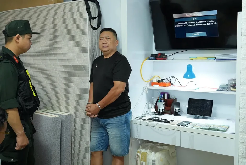 Liên tiếp triệt phá 2 đường dây cá độ bóng đá lên tới 900-1.000 tỷ đồng, tạm giữ 19 đối tượng Liên tiếp triệt phá 2 đường dây cá độ bóng đá lên tới 900-1.000 tỷ đồng, tạm giữ 19 đối tượng