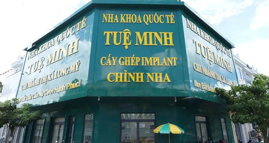 Loạt cơ sở nha khoa quốc tế ở Cần Thơ hoạt động 'chui' Loạt cơ sở nha khoa quốc tế ở Cần Thơ hoạt động 'chui'
