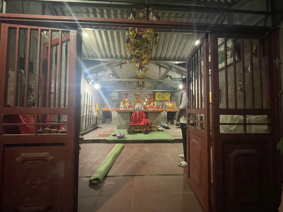 Lợi dụng giải bùa để hiếp dâm cô gái 18 tuổi ở Bắc Ninh Lợi dụng giải bùa để hiếp dâm cô gái 18 tuổi ở Bắc Ninh
