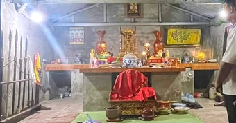 Lợi dụng 'giải bùa Tứ Phủ' để hiếp dâm cô gái 18 tuổi