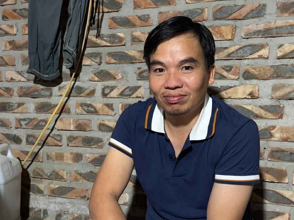 Lời kể của 2 người phá mái tôn cứu người trong vụ cháy ở Hà Nội Lời kể của 2 người phá mái tôn cứu người trong vụ cháy ở Hà Nội