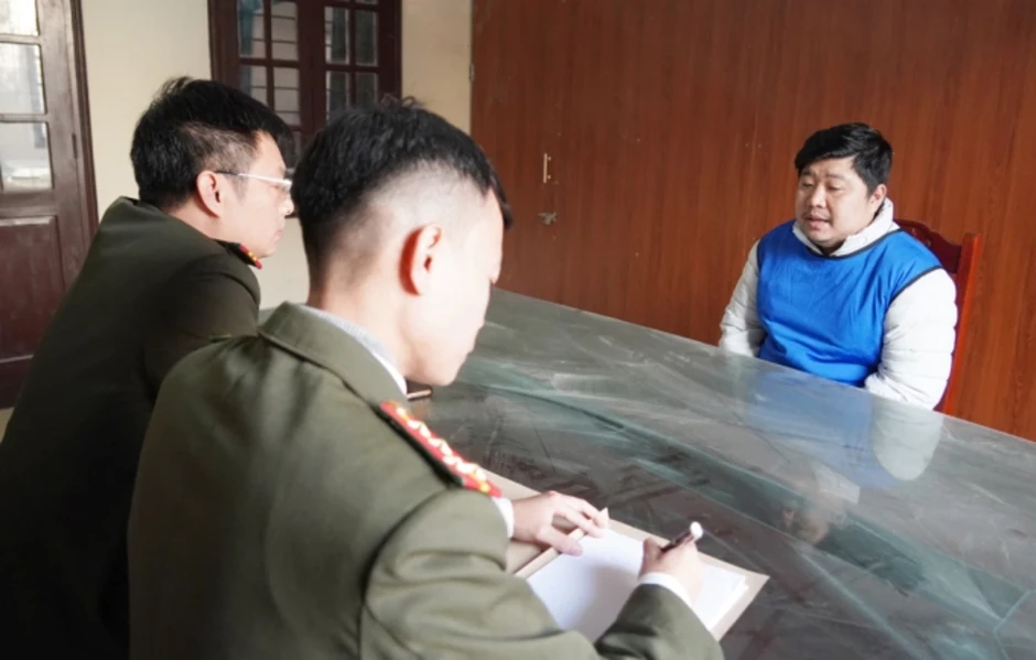 Lời kể của người mất 7 tỷ đồng vì sập bẫy 'hệ sinh thái công nghệ triệu đô Xintel' Lời kể của người mất 7 tỷ đồng vì sập bẫy 'hệ sinh thái công nghệ triệu đô Xintel'