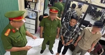 Lời khai 4 nghi phạm vụ đánh, còng tay, bắt người ép viết giấy nợ