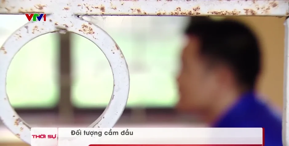 Lời khai của nam sinh đại học cầm đầu đường dây phát lậu bóng đá, thu 2 tỷ đồng mỗi tháng Lời khai của nam sinh đại học cầm đầu đường dây phát lậu bóng đá, thu 2 tỷ đồng mỗi tháng