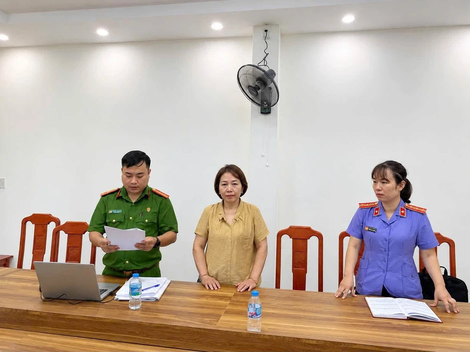 Lời khai của nữ chủ cửa hàng trộn hàn the vào hàng trăm kg giò chả Lời khai của nữ chủ cửa hàng trộn hàn the vào hàng trăm kg giò chả