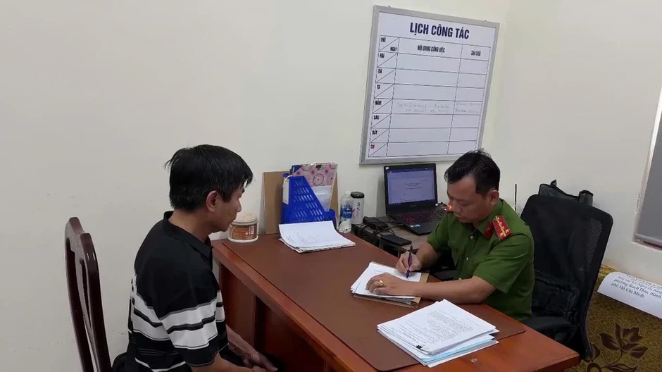 Lời khai người hàng hành hung shipper tại phường Rạch Dừa