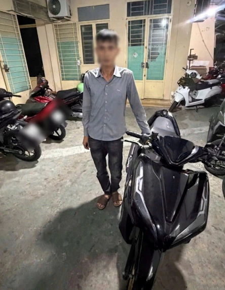 Lừa bạn gái vào khách sạn rồi trộm cắp tiền, điện thoại, xe máy Lừa bạn gái vào khách sạn rồi trộm cắp tiền, điện thoại, xe máy
