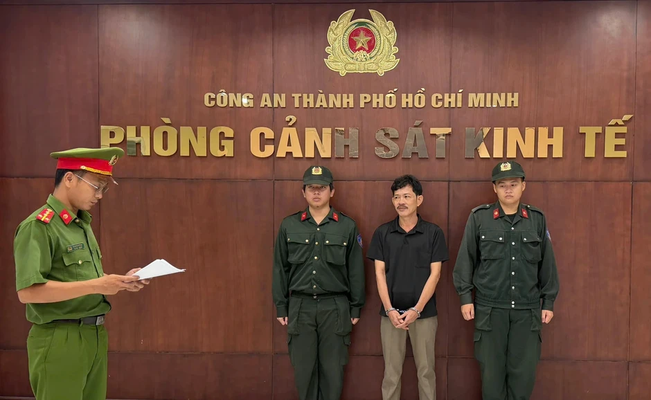 Lừa đảo hơn 22 tỉ đồng bằng chiêu làm giả hồ sơ, giấy phép xây dựng Lừa đảo hơn 22 tỉ đồng bằng chiêu làm giả hồ sơ, giấy phép xây dựng