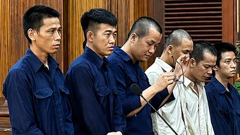 Lừa tìm việc làm, bán hai thiếu niên sang Campuchia