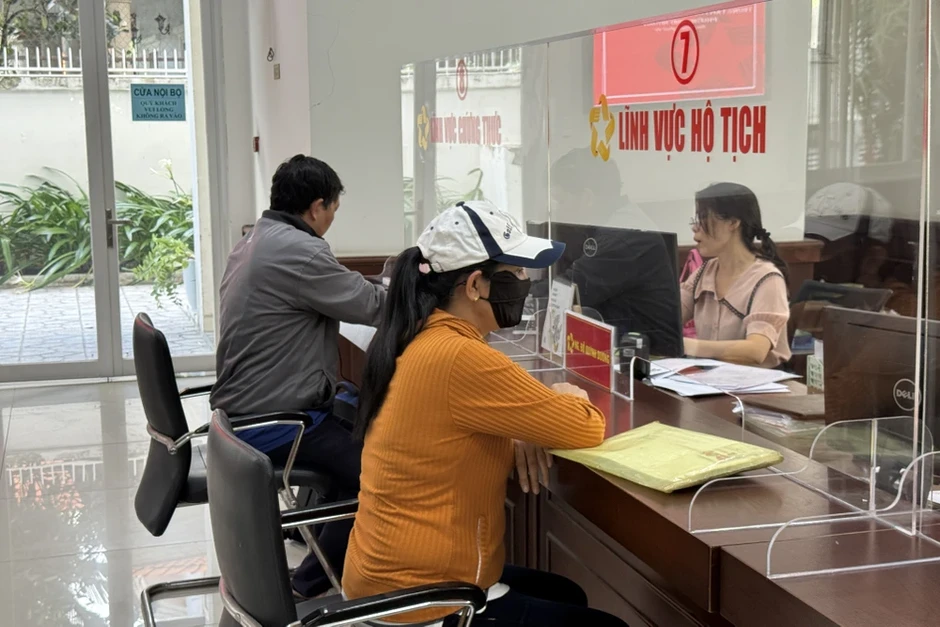 Luật Hộ tịch mới: Người dân chỉ cần khai báo thông tin một lần Luật Hộ tịch mới: Người dân chỉ cần khai báo thông tin một lần