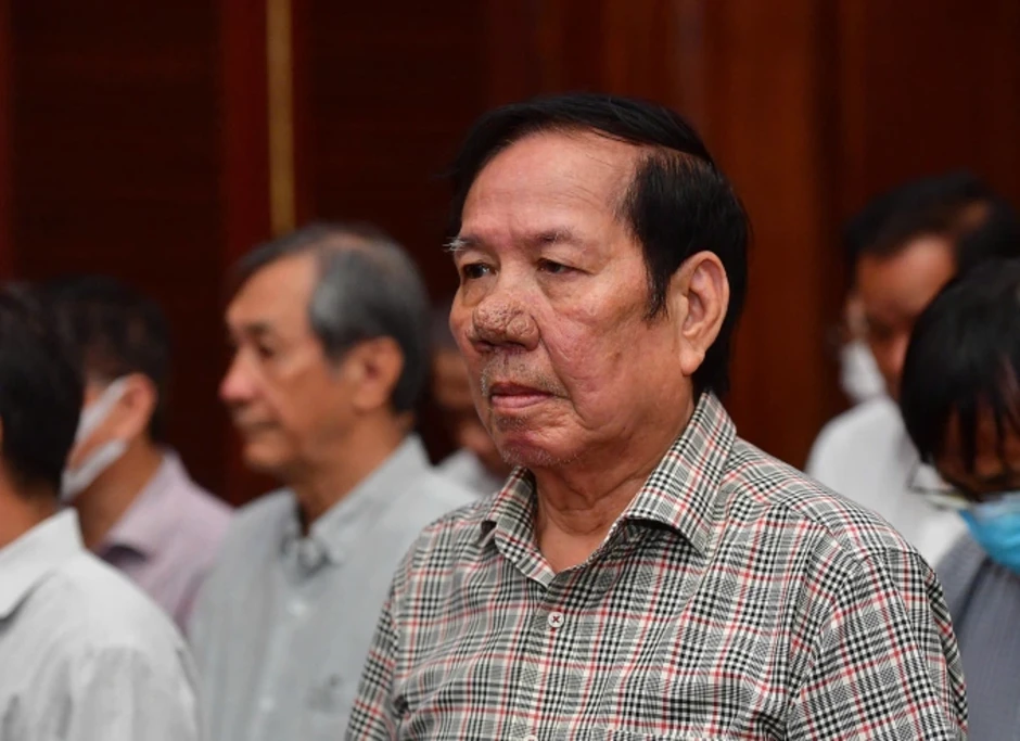 Luật sư đề nghị miễn trách nhiệm cho cựu lãnh đạo Tập đoàn Cao su Việt Nam Luật sư đề nghị miễn trách nhiệm cho cựu lãnh đạo Tập đoàn Cao su Việt Nam