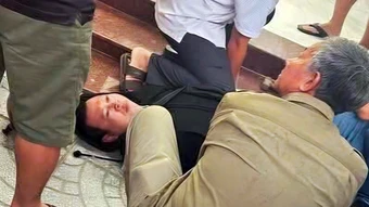 Mang búa đi cướp tiệm vàng ở Cần Thơ