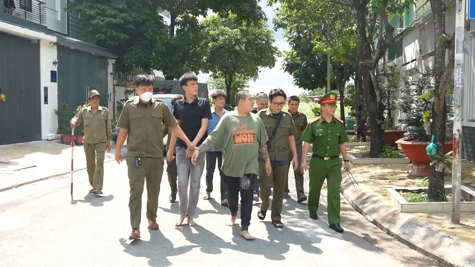 Mang dao đến nhà dân đe dọa, 4 người bị tạm giữ vì gây rối Mang dao đến nhà dân đe dọa, 4 người bị tạm giữ vì gây rối