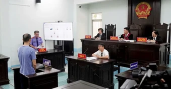 Mang điện thoại, máy tính vào phòng xét xử phải được chủ tọa cho phép: Nên hướng dẫn thống nhất