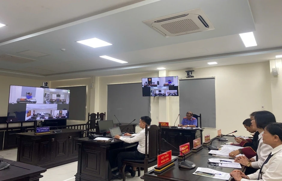 Mang súng đứng chờ trước trạm y tế, bắn người giữa ban ngày Mang súng đứng chờ trước trạm y tế, bắn người giữa ban ngày