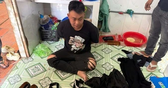Mạo danh công an, chiếm đoạt tài sản của người đi đường ở TPHCM