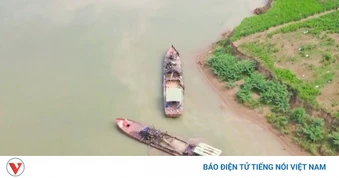 Mật phục, bắt quả tang 3 tàu sắt đang hút trộm cát trên sông Đồng Nai