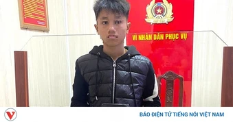 Mất trộm 16 triệu đồng vì để xe máy cắm sẵn chìa khóa