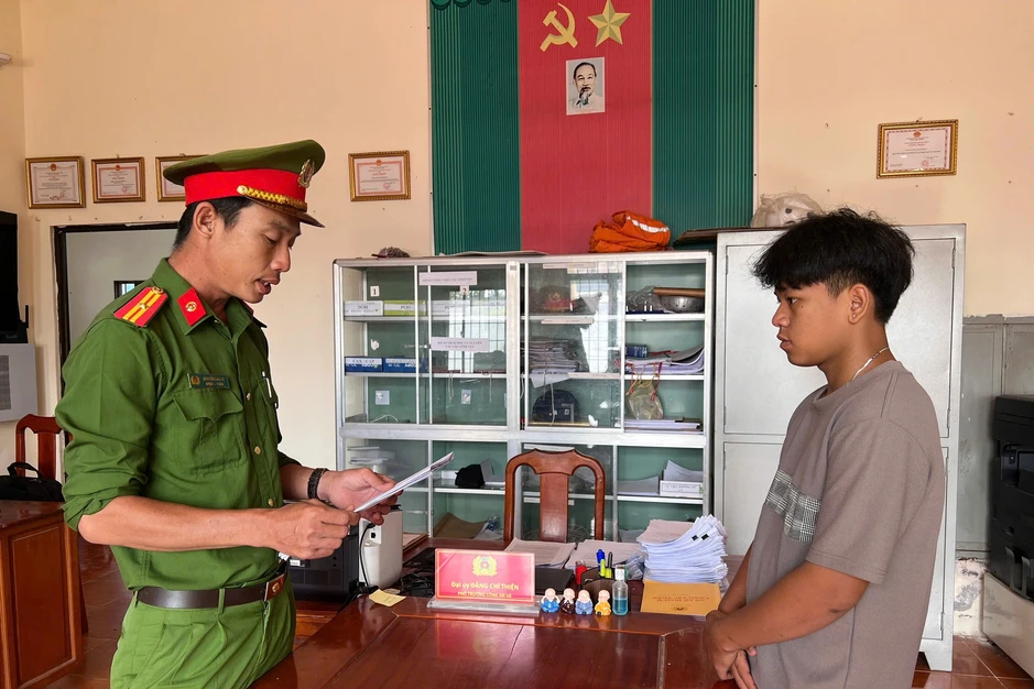 Mâu thuẫn cá nhân, nam thanh niên bị 6 người đánh hội đồng Mâu thuẫn cá nhân, nam thanh niên bị 6 người đánh hội đồng
