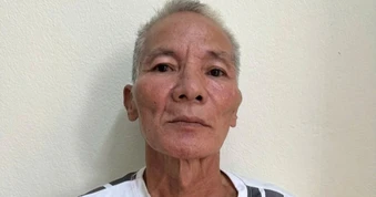 Mâu thuẫn chuyện nuôi cháu, bố cầm dao đâm con trai