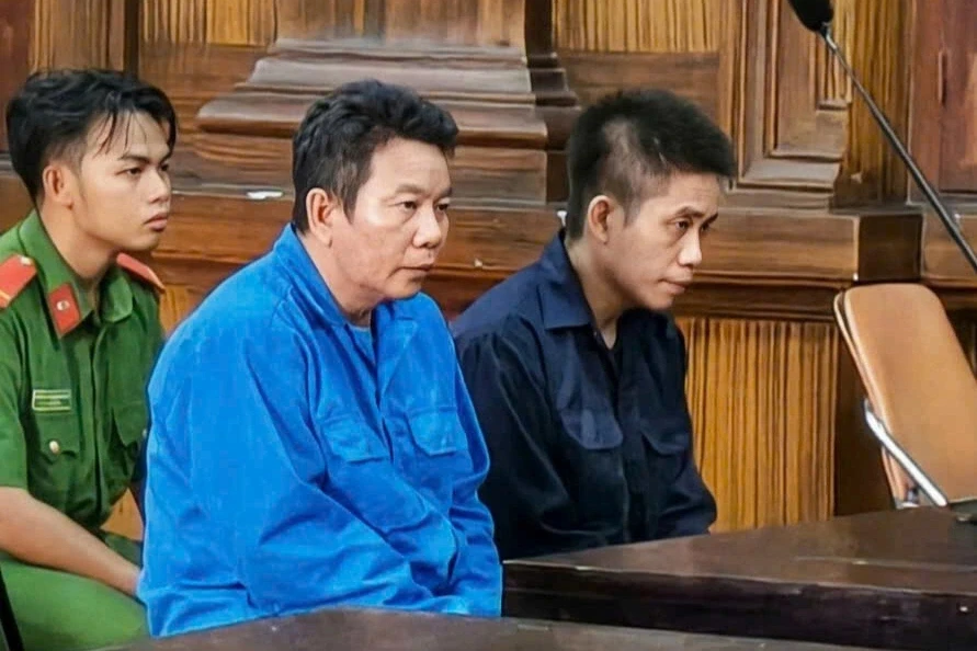 Mâu thuẫn do nước văng khi đi đường, hai anh em đánh chết người ở TPHCM Mâu thuẫn do nước văng khi đi đường, hai anh em đánh chết người ở TPHCM
