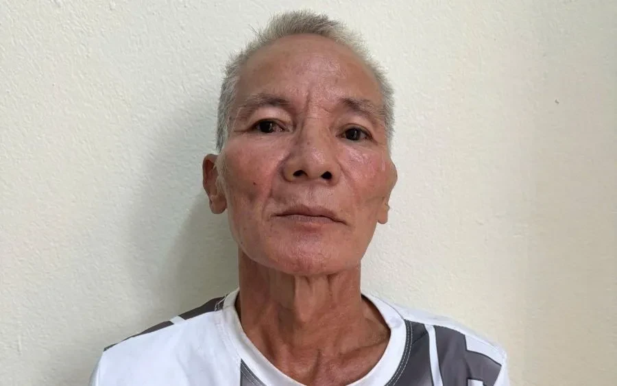 Mâu thuẫn gia đình, người cha dùng dao đâm con bị khởi tố Mâu thuẫn gia đình, người cha dùng dao đâm con bị khởi tố