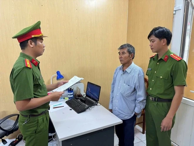 Mâu thuẫn khi thanh toán tiền nhậu, 2 người đàn ông ở Hưng Yên bị khởi tố Mâu thuẫn khi thanh toán tiền nhậu, 2 người đàn ông ở Hưng Yên bị khởi tố