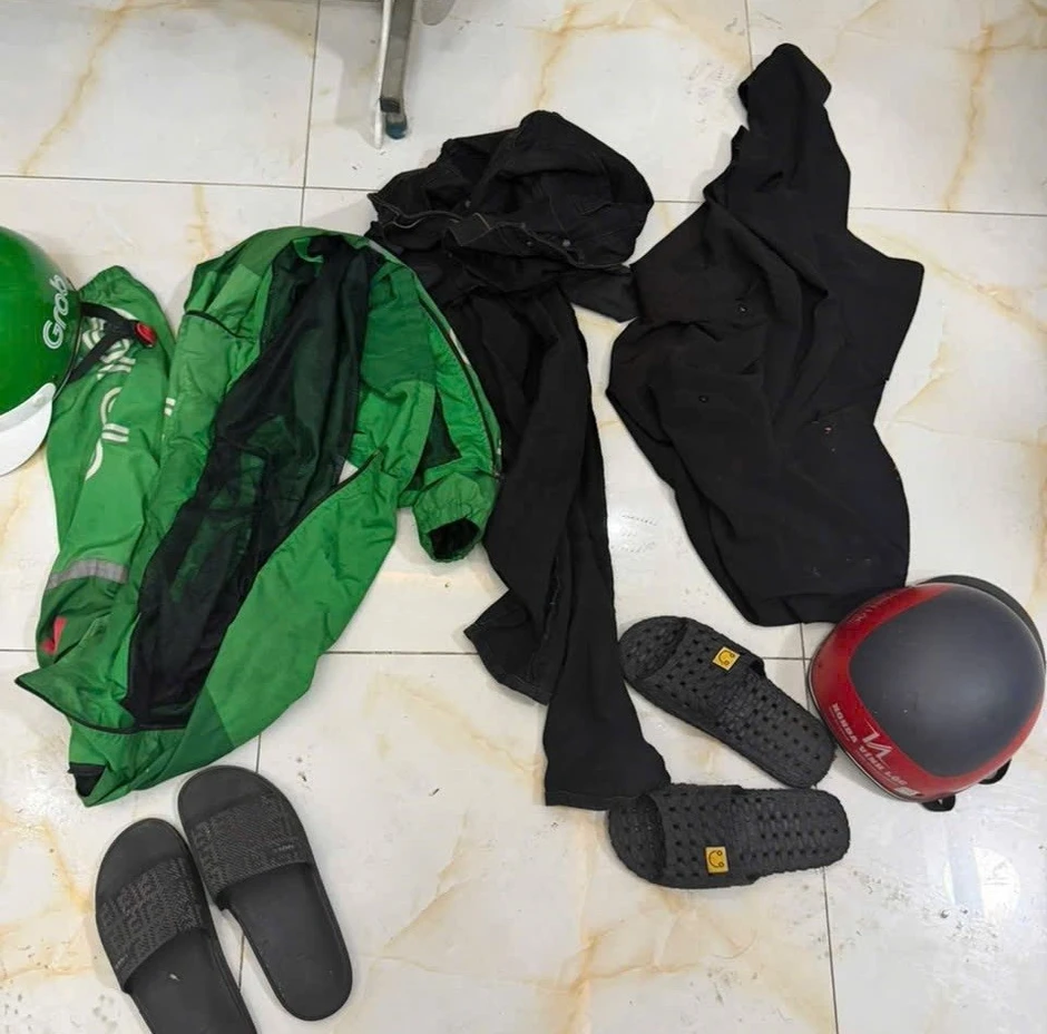 Mâu thuẫn mua bán ô tô, 2 người mang sơn pha mắm tôm tạt 3 nhà ở TPHCM Mâu thuẫn mua bán ô tô, 2 người mang sơn pha mắm tôm tạt 3 nhà ở TPHCM