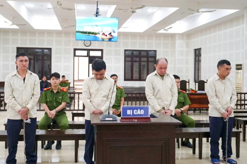 Mâu thuẫn tiền thuê nữ tiếp viên 'rót bia', 4 người lĩnh án tù Mâu thuẫn tiền thuê nữ tiếp viên 'rót bia', 4 người lĩnh án tù