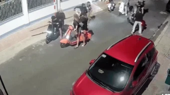 Mâu thuẫn trên TikTok, hai nhóm học sinh hỗn chiến