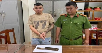 Mâu thuẫn trong lúc nhậu, thanh niên dùng dao chém trọng thương 3 người