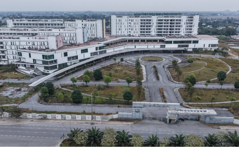 Miễn trách nhiệm hình sự cho 10 cá nhân đưa hối lộ trong vụ án cựu Bộ trưởng Nguyễn Thị Kim Tiến Miễn trách nhiệm hình sự cho 10 cá nhân đưa hối lộ trong vụ án cựu Bộ trưởng Nguyễn Thị Kim Tiến