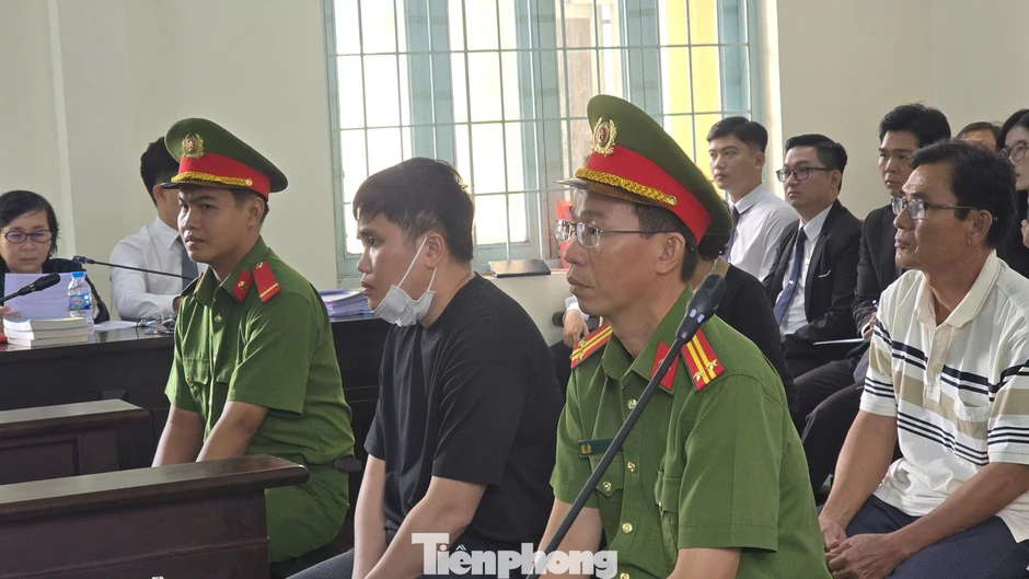 Mở lại phiên xử vụ tai nạn Vĩnh Long: Tài xế Nguyễn Văn Bảo Trung đối diện với công lý Mở lại phiên xử vụ tai nạn Vĩnh Long: Tài xế Nguyễn Văn Bảo Trung đối diện với công lý