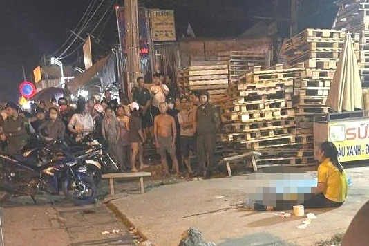 Mở nhạc to trên xe buýt, nam công nhân bị 2 đồng nghiệp đâm chết ở Tây Ninh Mở nhạc to trên xe buýt, nam công nhân bị 2 đồng nghiệp đâm chết ở Tây Ninh