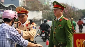 Mở rộng giám sát xã hội từ phản ánh vi phạm giao thông trên VNeID
