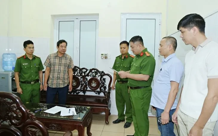Móc nối cán bộ, làm giả bệnh án giá hàng trăm triệu để để trốn án tù Móc nối cán bộ, làm giả bệnh án giá hàng trăm triệu để để trốn án tù