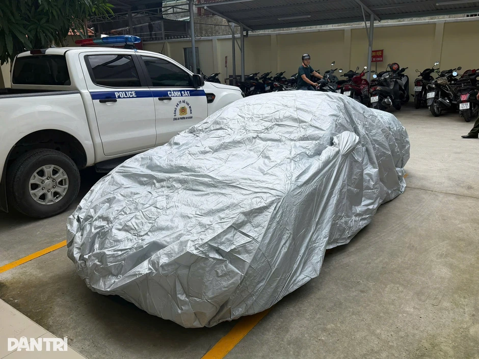 Mời làm việc tài xế lái Porsche “biểu diễn” drift trong khu Sala ở TPHCM Mời làm việc tài xế lái Porsche “biểu diễn” drift trong khu Sala ở TPHCM
